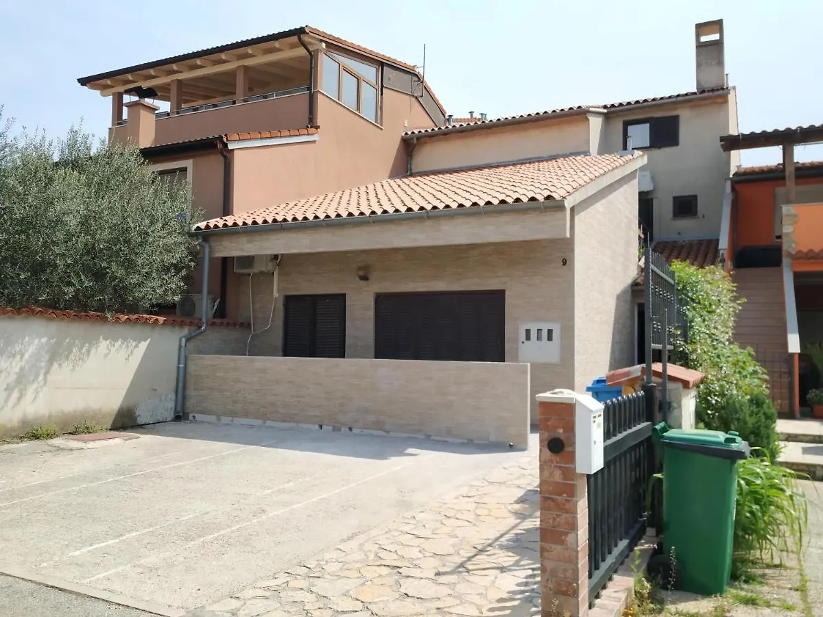 Apartmani Zlatko Pula 0*,  Croatia