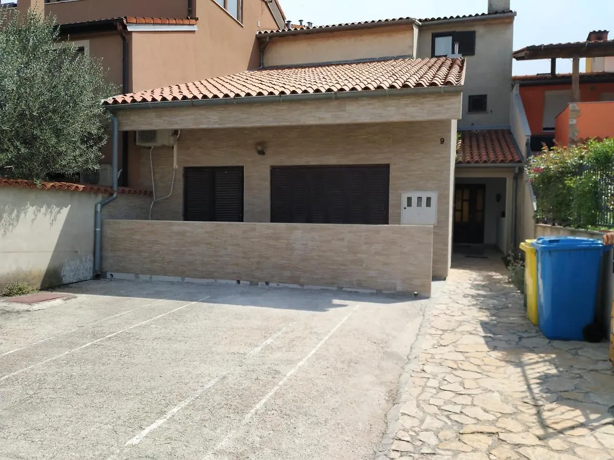 Apartmani Zlatko Pula 0*,