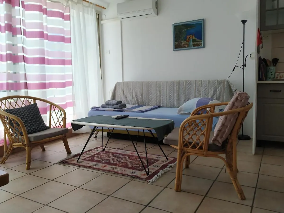 Apartmani Zlatko Pula 0*,